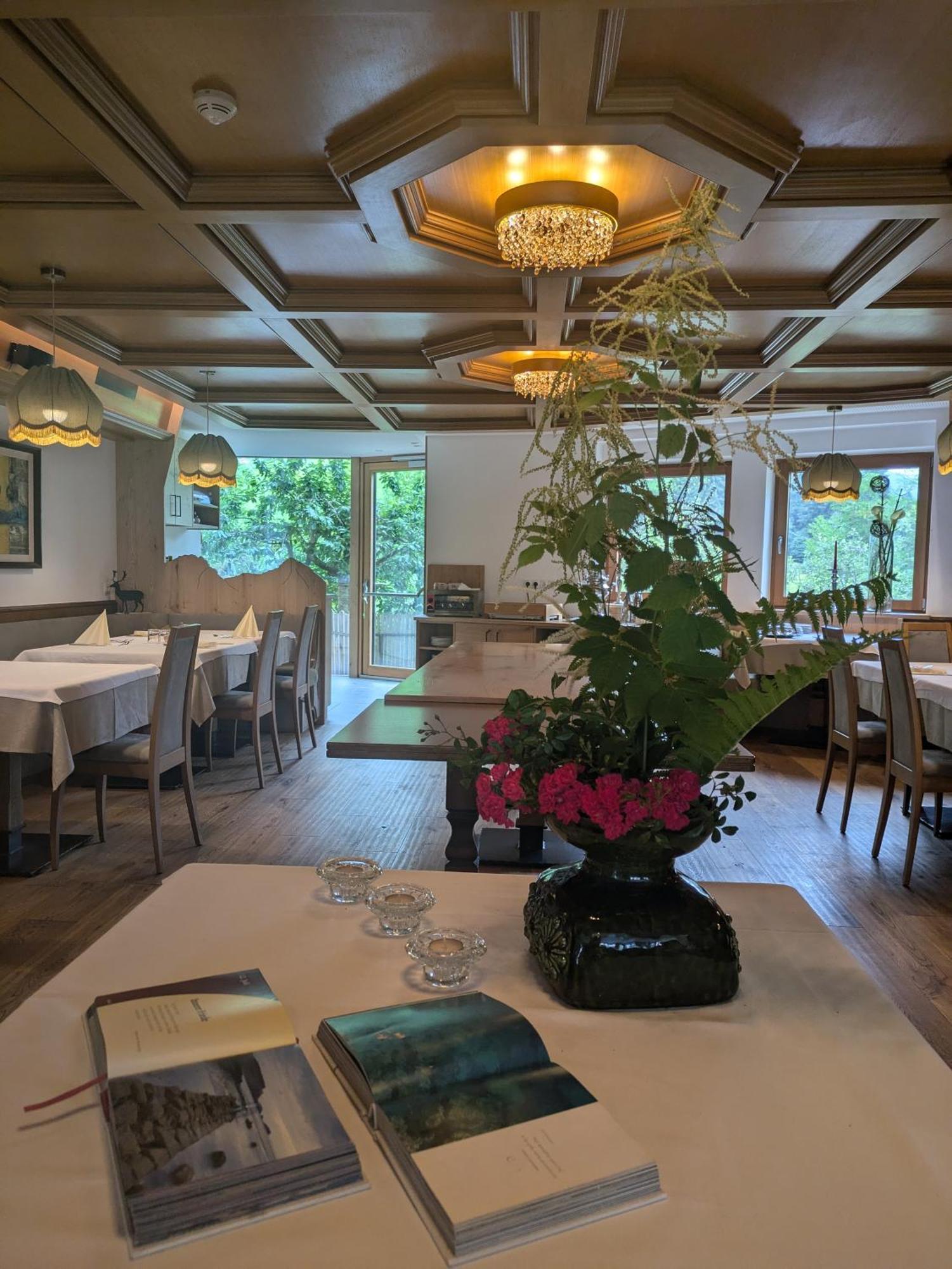 Hotel Alpenblick Sarentino Eksteriør billede
