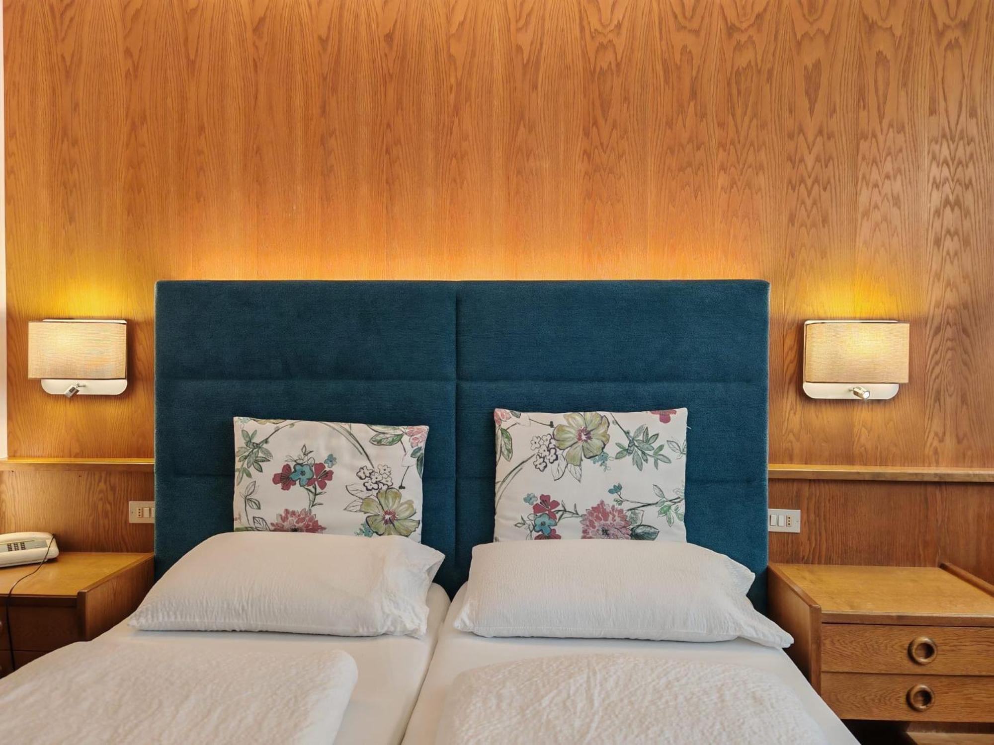 Hotel Alpenblick Sarentino Eksteriør billede